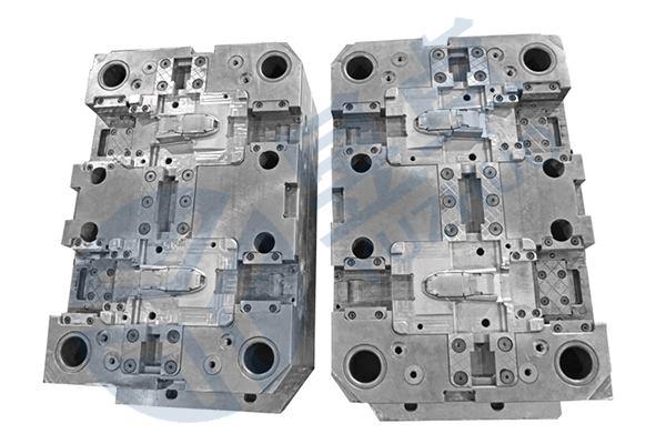 注塑成型模具與擠出成型模具的區別